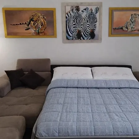 Gravina + Box Auto Privato Apartman