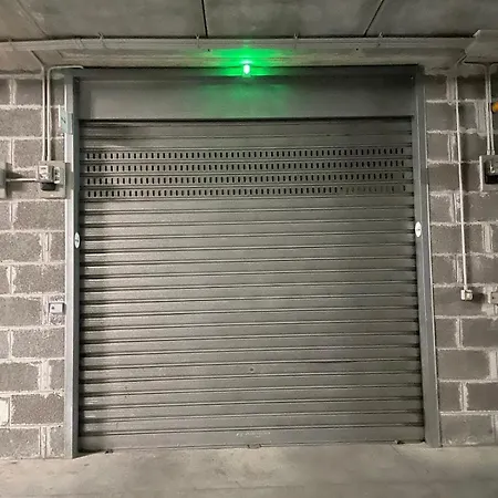 Gravina + Box Auto Privato Lejlighed *